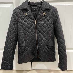 Marc New York. Andrew Marc. Women’s Coat Size Medium. Black with Gold. Quilted.